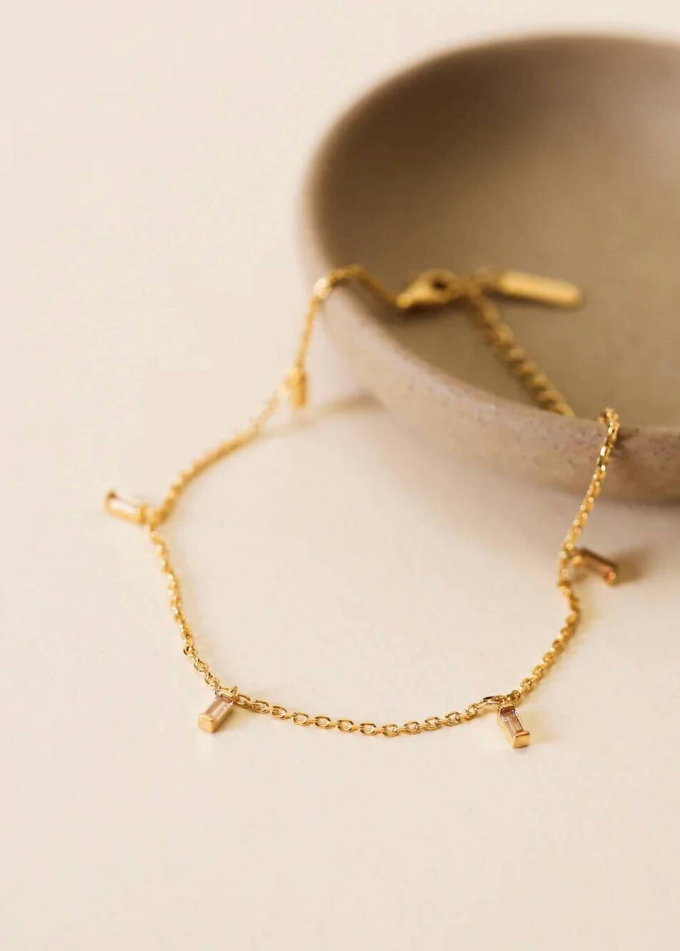 NEW JAXKELLY women's baguette drop anklet in champagne